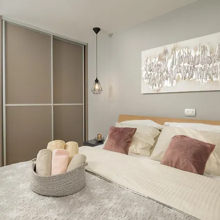 Lavanda Maslina - New Luxury بولا