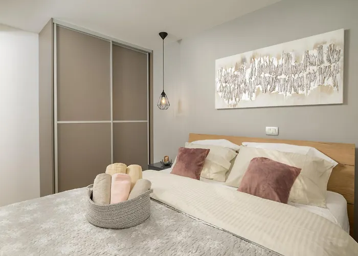 Lavanda Maslina - New Luxury Πούλα